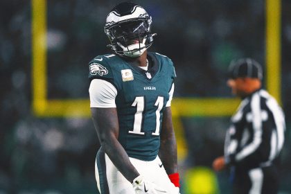 Defending Champion Eagles Caught Up in Drama Even With NFC's Best Record