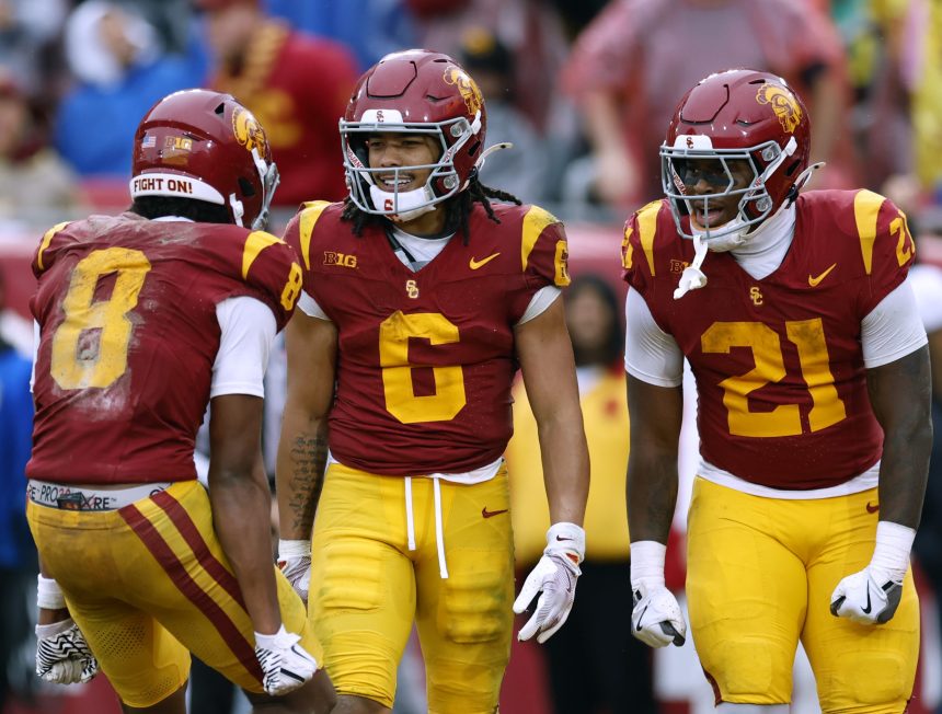 DraftKings CFB Promo: Bet $5, Get $200 on College Football Week 13 Plus Games of the Week Boosts