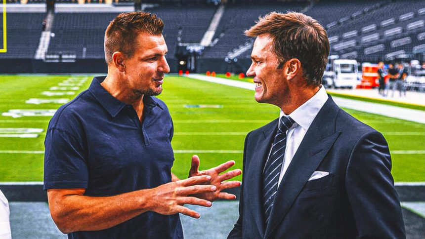 Rob Gronkowski to Sign 1-Day Contract with New England, Be 'a Patriot for Life'