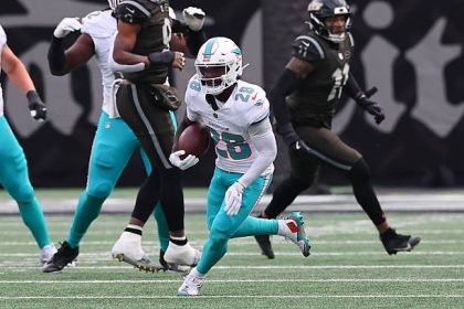 2025 Week 15 RB Fantasy Rankings: Sleepers, Streamers, Busts