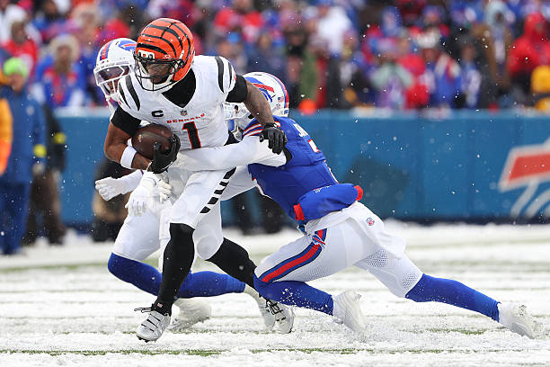 2025 Week 15 WR Fantasy Rankings: Sleepers, Streamers, Busts