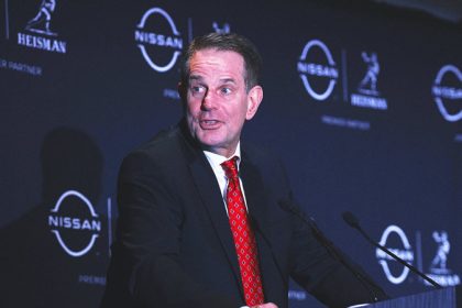 Indiana Hoosiers HC Curt Cignetti Becomes 1st Back-to-Back AP Coach of the Year