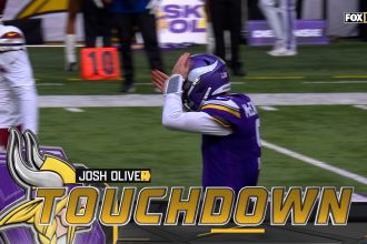 J.J. McCarthy connects with Josh Oliver for a six-yard TD to extend Vikings' lead over Commanders