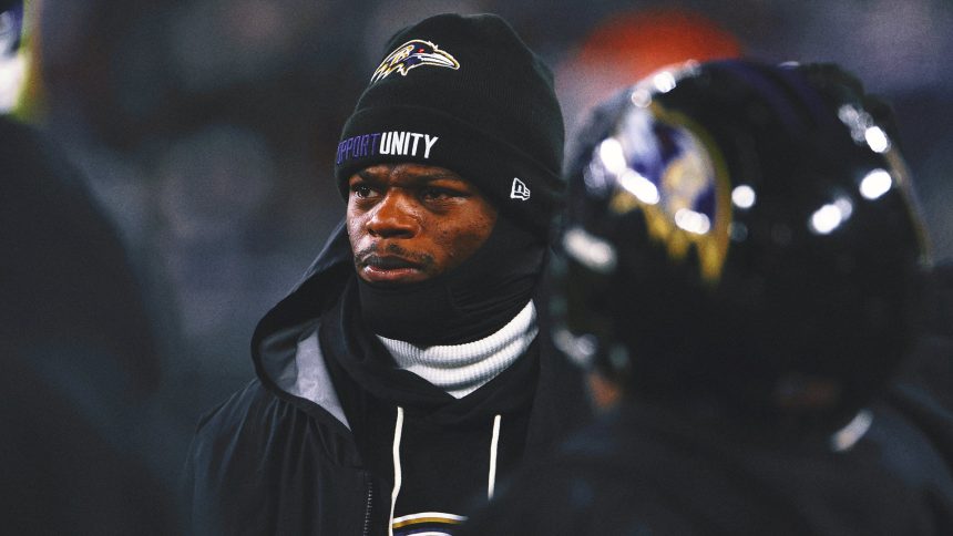 Ravens QB Lamar Jackson Doubtful To Play vs. Packers With Back Injury