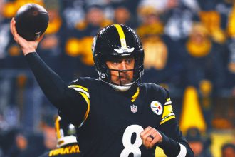 Aaron Rodgers on Criticism of Steelers HC Mike Tomlin: 'That's an Absolute Joke'