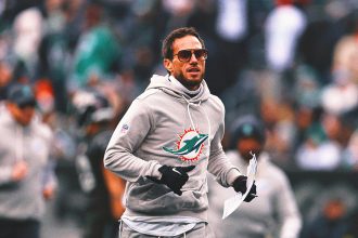 Chargers Expected To Hire Former Dolphins Head Coach Mike McDaniel as OC