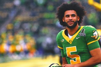QB Dante Moore Turns Down NFL, Will Remain at Oregon for 2026