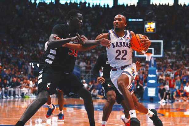 Cincinnati Hands No. 8 Kansas 1st Home Loss to Unranked Team This Season