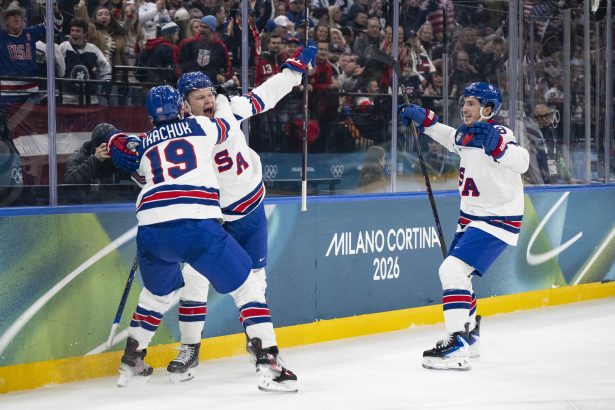 DraftKings Promo Code: Bet $5, Get $300 on Team USA Hockey's Opening Games This Weekend