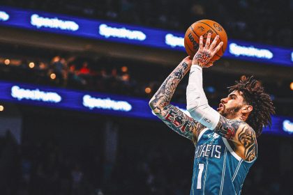 Viral '6-7' Craze Is Going Strong at NBA, College Basketball Games Nationwide