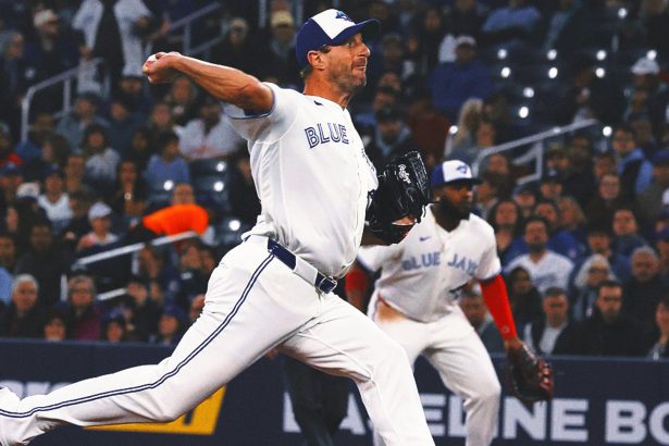 Blue Jays RHP Max Scherzer Leaves Start Against Dodgers After Second Inning