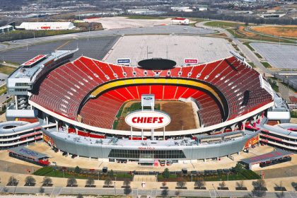 Chiefs Owner Clark Hunt: 'We're Making Progress' on Domed Stadium Renderings