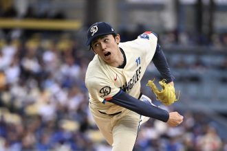 Dodgers Snap Cubs' 10-Game Winning Streak Behind Roki Sasaki's Outing
