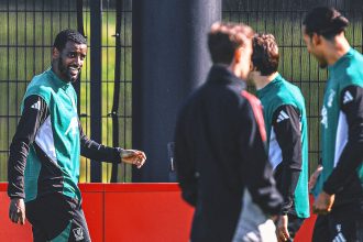 Good Week For Sweden: Star Striker Isak To Return Following World Cup Qualification