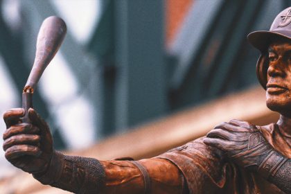 Ichiro Suzuki Mariners Statue Snaps During Unveiling Ceremony