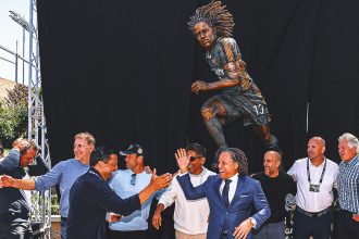 USA Icon Cobi Jones Immortalized With Statue, Reus Leads Galaxy To Victory