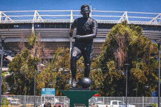 Massive Pelé Statue Unveiled In Guadalajara Ahead Of World Cup