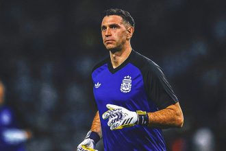 2026 World Cup Golden Glove Odds: Emiliano Martínez Favored to Repeat