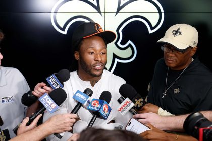 Alvin Kamara Attends Saints OTAs Amid Backfield Restructuring and Trade Interest