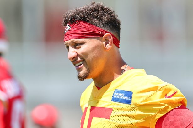 2026 NFL Comeback Player of Year Odds: Patrick Mahomes Early Favorite