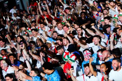 World Cup Fans: Norwegians Row From Oslo With Norway Team, England Fans Up How Late?