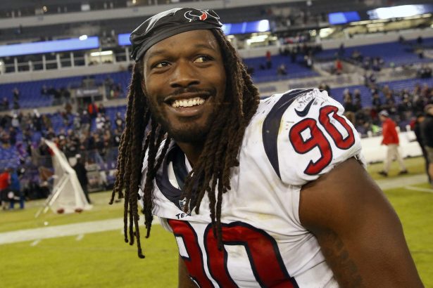 Jadeveon Clowney To Reunite With Texans, Reportedly Agreeing To Deal