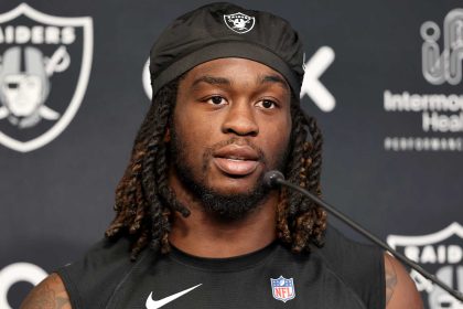 Raiders RB Ashton Jeanty Reportedly Leaves Practice Early With Right Knee Injury