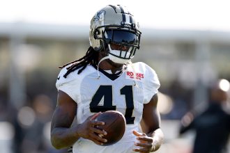 Saints Reportedly Lose RB Alvin Kamara To Injury For At Least a Month