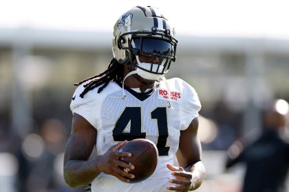 Saints Reportedly Lose RB Alvin Kamara To Injury For At Least a Month