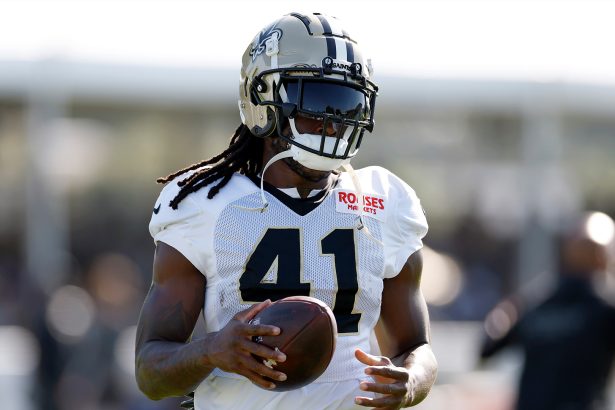 Saints Reportedly Lose RB Alvin Kamara To Injury For At Least a Month