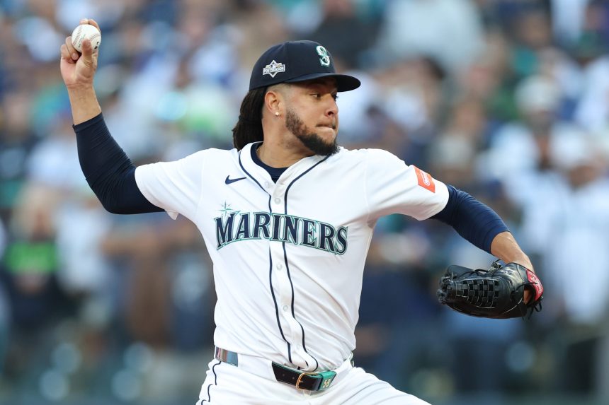 White Sox Acquire Starting Pitcher Luis Castillo From Mariners In 4-Player Trade